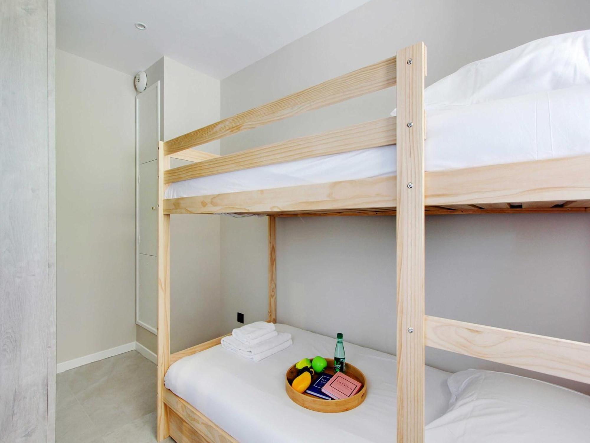 Super 3bdr W Terrace - Pereire - Mobility Lease *